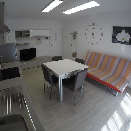 Residence Caorle Trilocale Con Piscina - Agenzia Cocal Buitenkant foto
