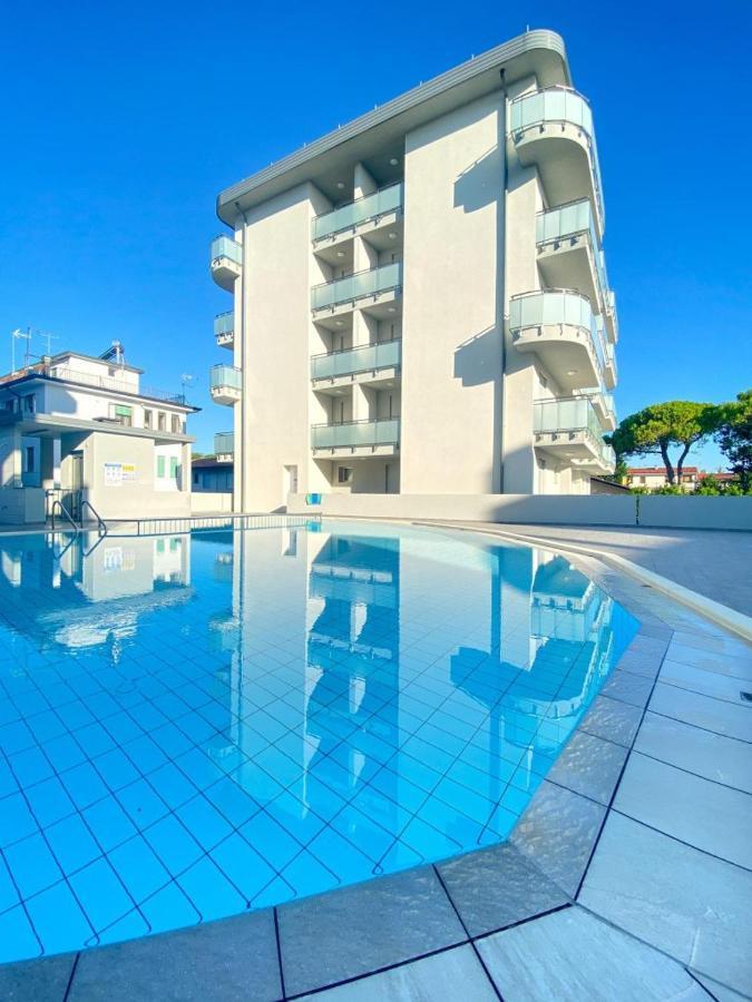 Residence Caorle Trilocale Con Piscina - Agenzia Cocal Buitenkant foto