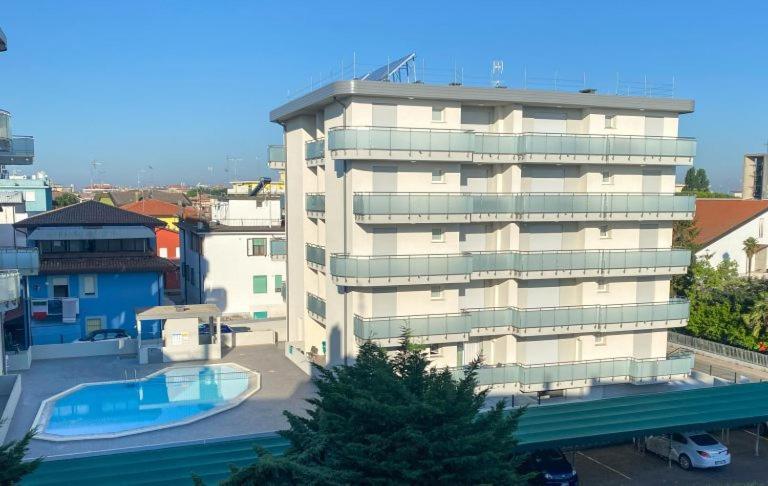 Residence Caorle Trilocale Con Piscina - Agenzia Cocal Buitenkant foto